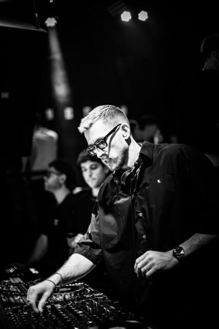 Eli Brown a Room26, bianco e nero